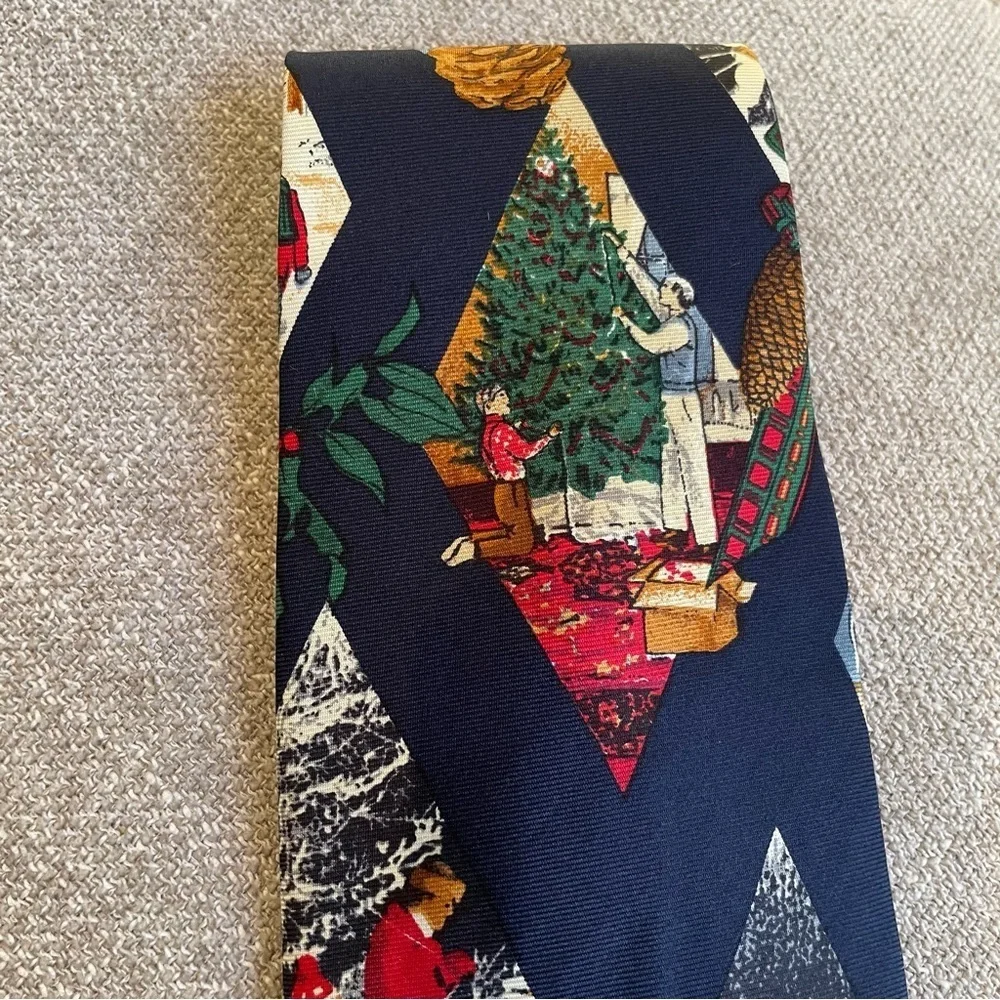 Structure Vintage 100% Silk Made in USA Christmas Holiday Vignettes Necktie